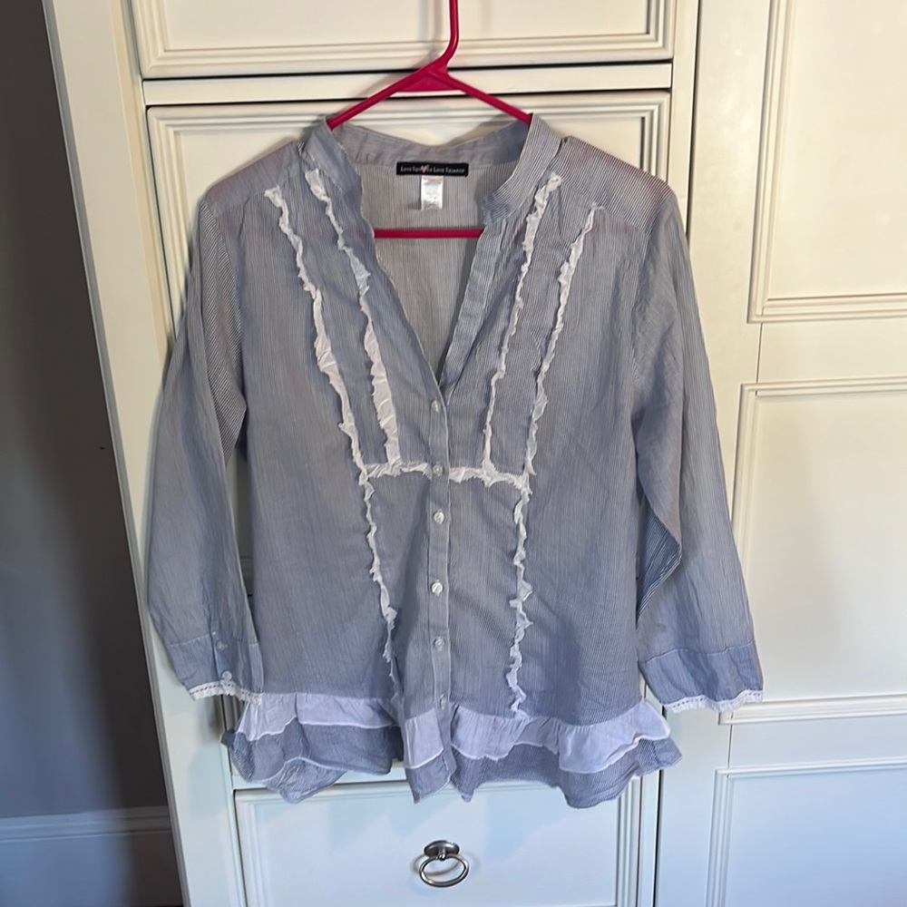 VGUC Ruffle Hem Button Down size M